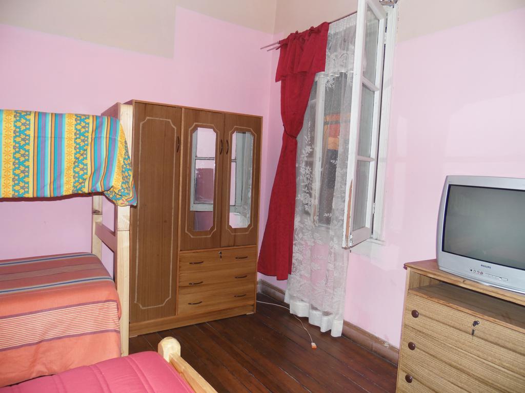 Hostal Tricontinental فالبارايسو الغرفة الصورة